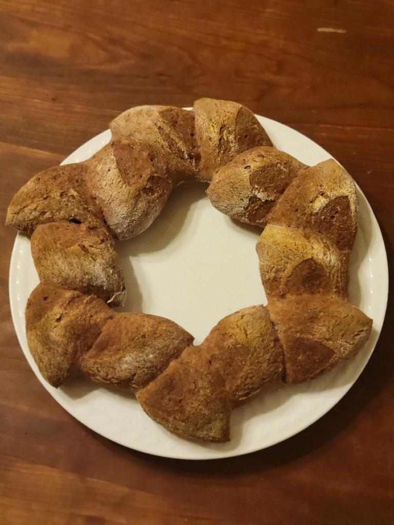 Yeasted Epi Wreath Bread (Festive Wordsmith Baguette)